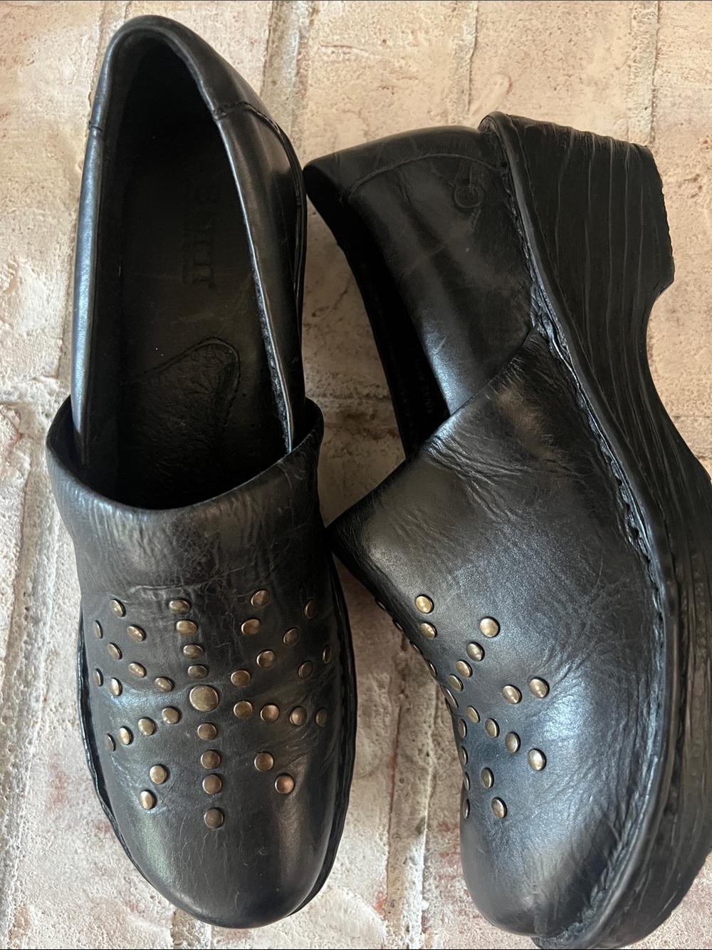 Never worn born Women's Black Studded Leather Clogs sz 10